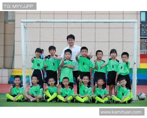 少儿足球训练视频全攻略助力孩子们快乐成长与技能提升 少儿足球训练视频全攻略助力孩子们快乐成长与技能提升